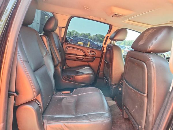 2014 CADILLAC ESCALADE ESV Luxury