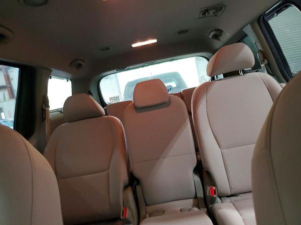 2016 KIA SEDONA LX - Middle-low