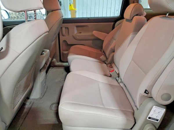 2016 KIA SEDONA LX - Middle-low