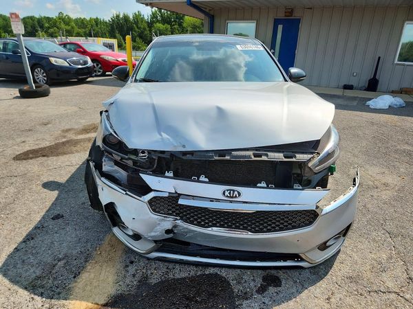 2017 KIA CADENZA