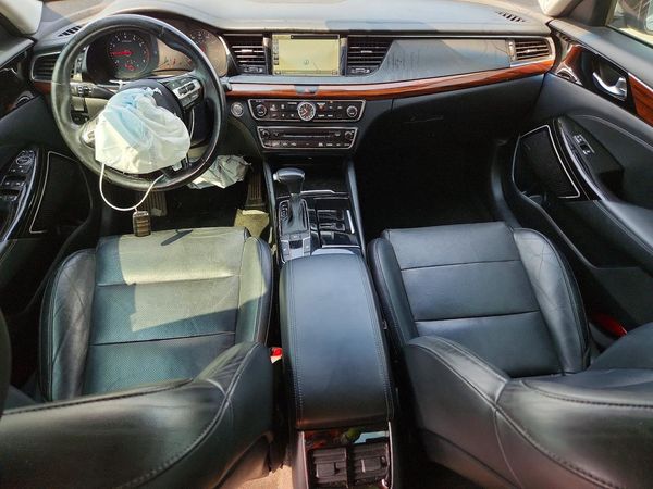 2017 KIA CADENZA