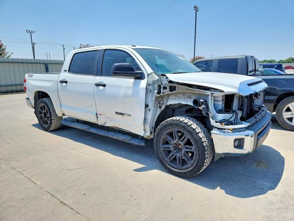 2018 TOYOTA TUNDRA SR5
