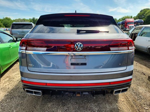 2024 VOLKSWAGEN ATLAS CROSS SPORT 4Motion SEL R-Line