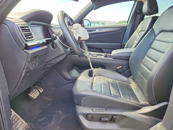 2024 VOLKSWAGEN ATLAS CROSS SPORT 4Motion SEL R-Line