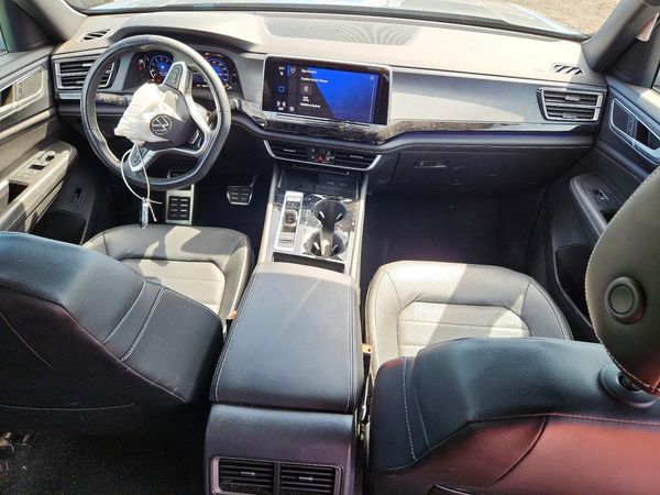 2024 VOLKSWAGEN ATLAS CROSS SPORT 4Motion SEL R-Line