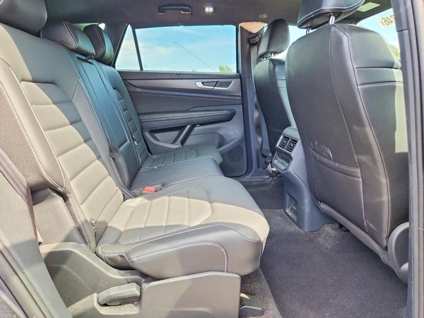 2024 VOLKSWAGEN ATLAS CROSS SPORT 4Motion SEL R-Line