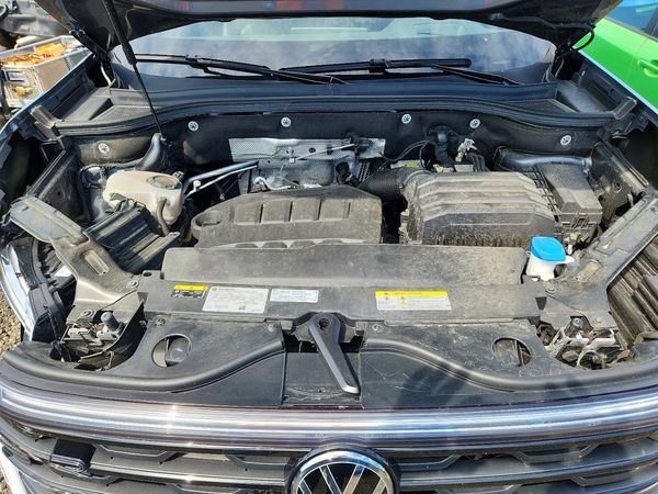2024 VOLKSWAGEN ATLAS CROSS SPORT 4Motion SEL R-Line