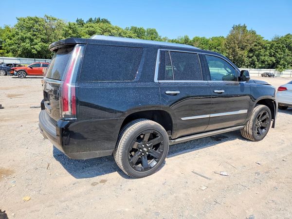 2017 CADILLAC ESCALADE Premium Luxury