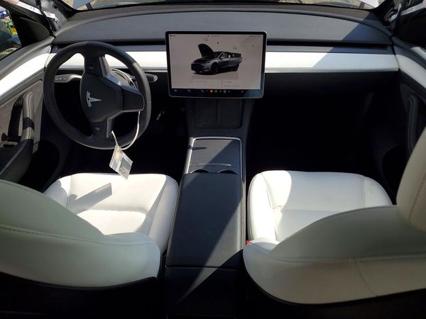 2024 TESLA MODEL Y