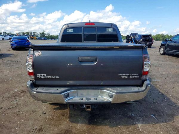 2015 TOYOTA TACOMA Delux Grade