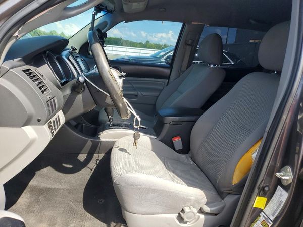 2015 TOYOTA TACOMA Delux Grade