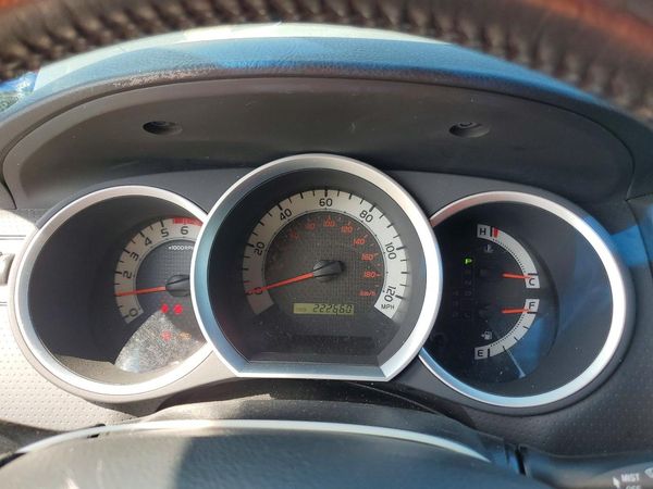 2015 TOYOTA TACOMA Delux Grade