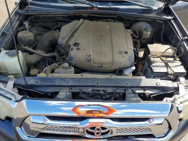2015 TOYOTA TACOMA Delux Grade
