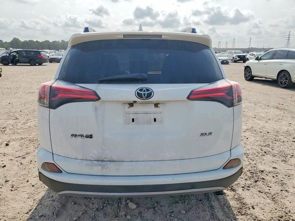 2018 TOYOTA RAV4 Adventure/XLE