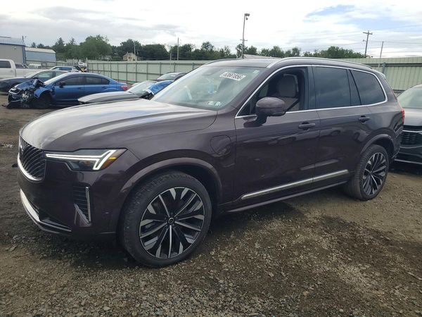2025 VOLVO XC90 Plus
