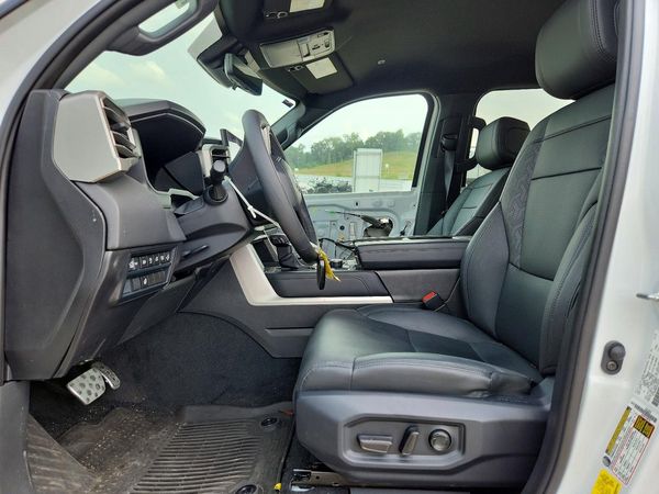 2025 TOYOTA TUNDRA