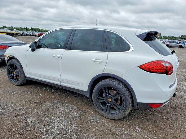 2014 PORSCHE CAYENNE