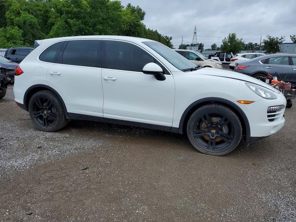 2014 PORSCHE CAYENNE