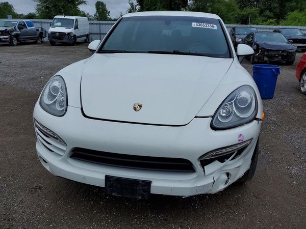 2014 PORSCHE CAYENNE