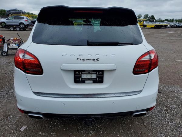 2014 PORSCHE CAYENNE