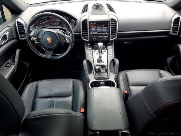 2014 PORSCHE CAYENNE