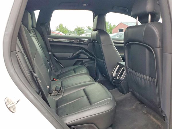 2014 PORSCHE CAYENNE