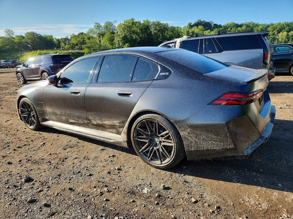 2025 BMW M5
