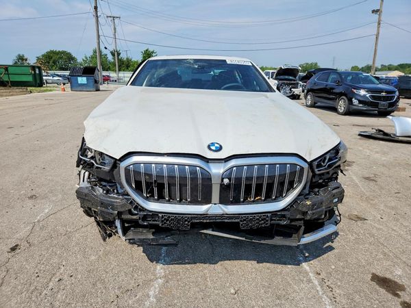 2027 BMW 530