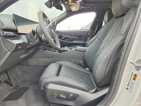2027 BMW 530