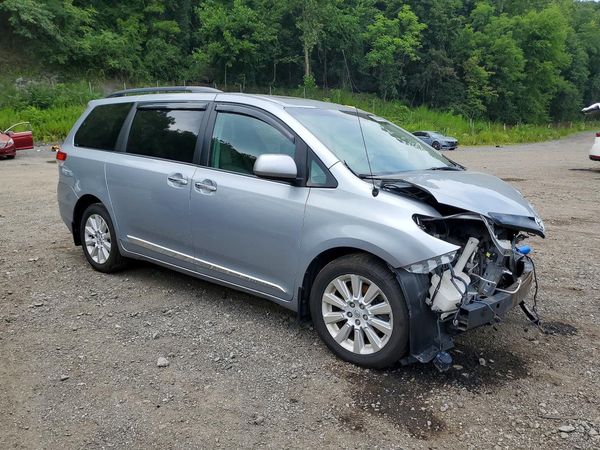 2014 TOYOTA SIENNA
