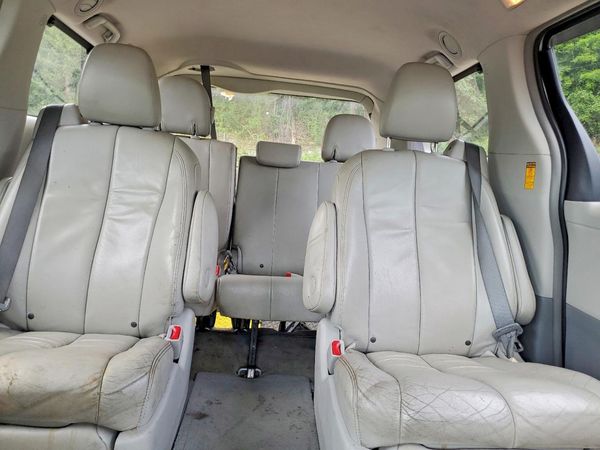 2014 TOYOTA SIENNA