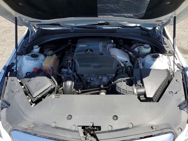 2017 CADILLAC ATS Luxury — Engine bay