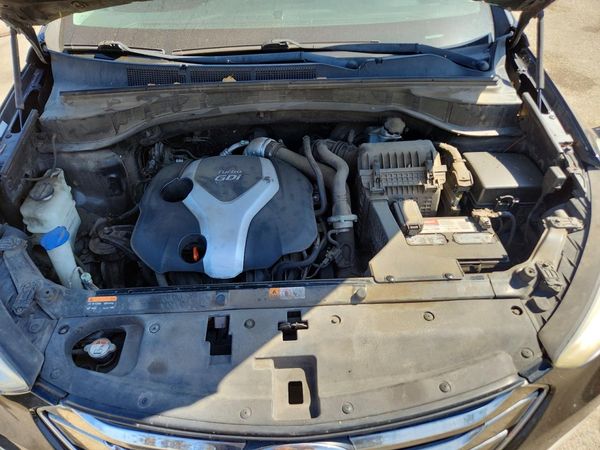 2013 HYUNDAI SANTA FE — Engine bay