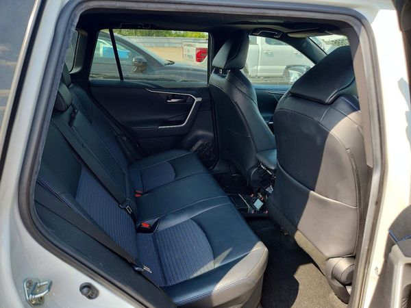2021 TOYOTA RAV4 XLE HV