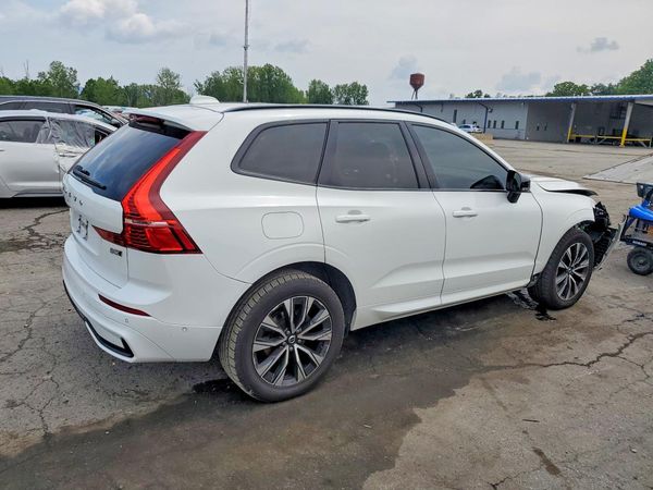 2024 VOLVO XC60 Plus Dark