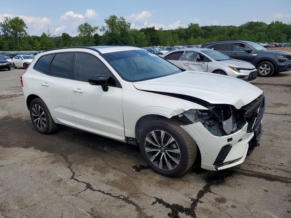 2024 VOLVO XC60 Plus Dark
