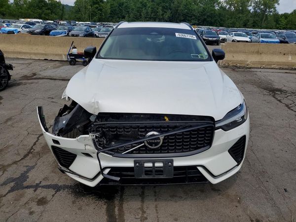 2024 VOLVO XC60 Plus Dark