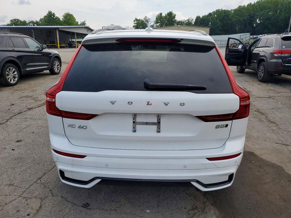 2024 VOLVO XC60 Plus Dark