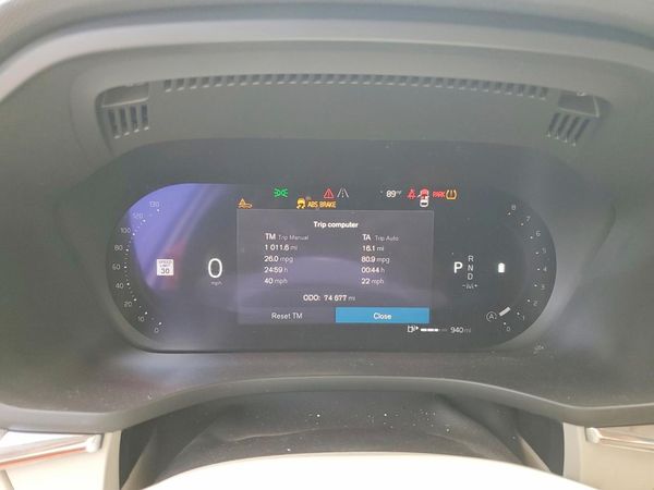 2024 VOLVO XC60 Plus Dark