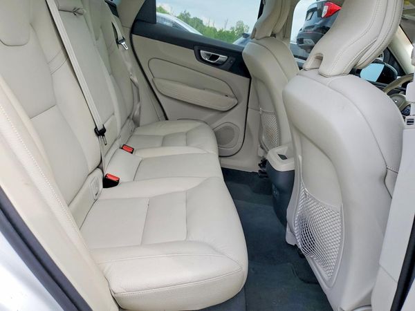 2024 VOLVO XC60 Plus Dark