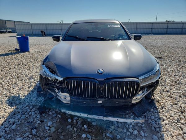 2018 BMW 750