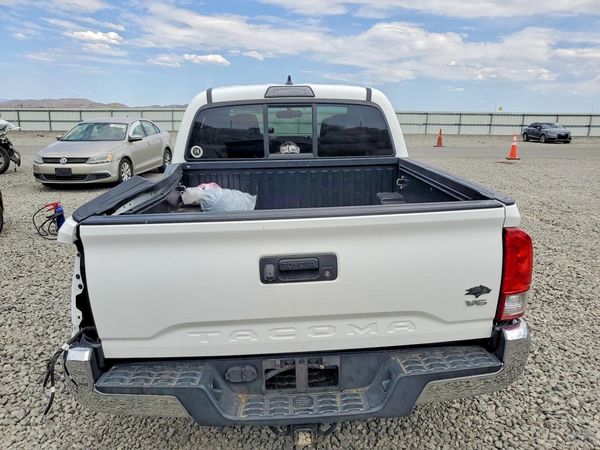 2016 TOYOTA TACOMA
