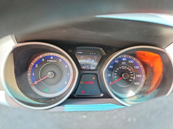 2014 HYUNDAI ELANTRA