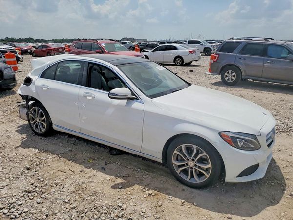 2016 MERCEDES-BENZ C-CLASS C300 — Passenger 3/4