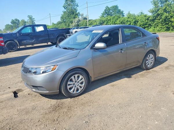 2013 KIA FORTE LX