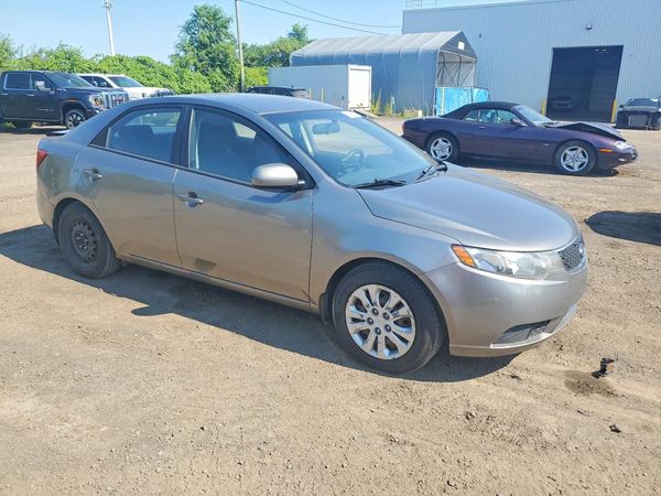 2013 KIA FORTE LX