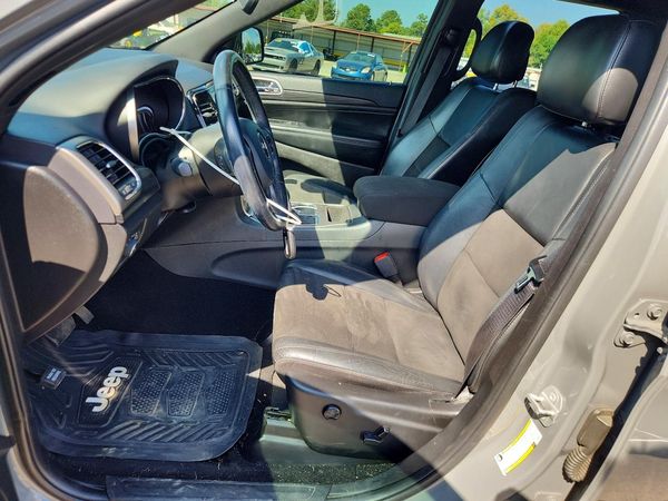 2020 JEEP GRAND CHEROKEE Laredo