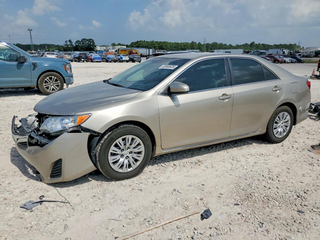 2014 TOYOTA CAMRY