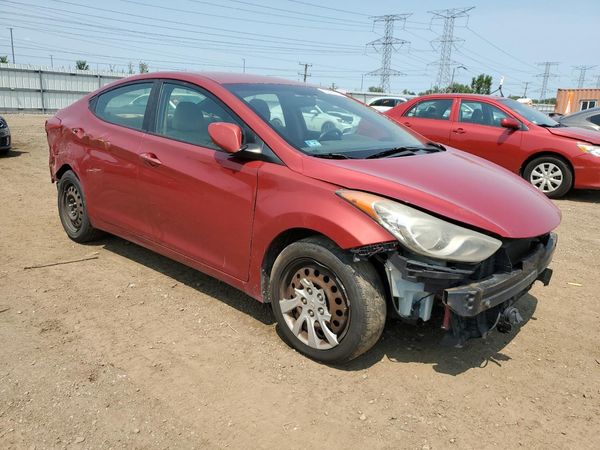 2012 HYUNDAI ELANTRA