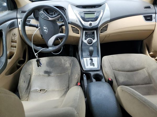 2012 HYUNDAI ELANTRA